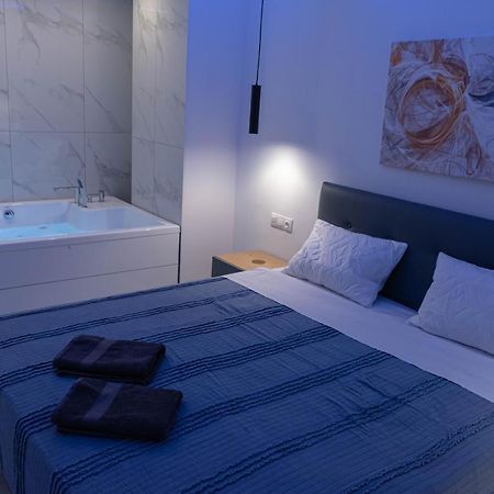 Athens Jacuzzi Apartment Ngoại thất bức ảnh