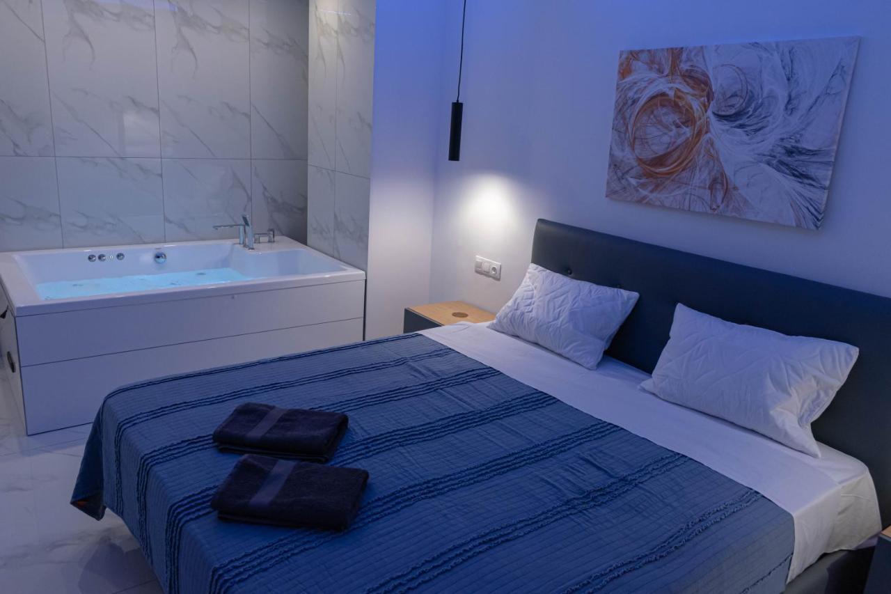 Athens Jacuzzi Apartment Ngoại thất bức ảnh