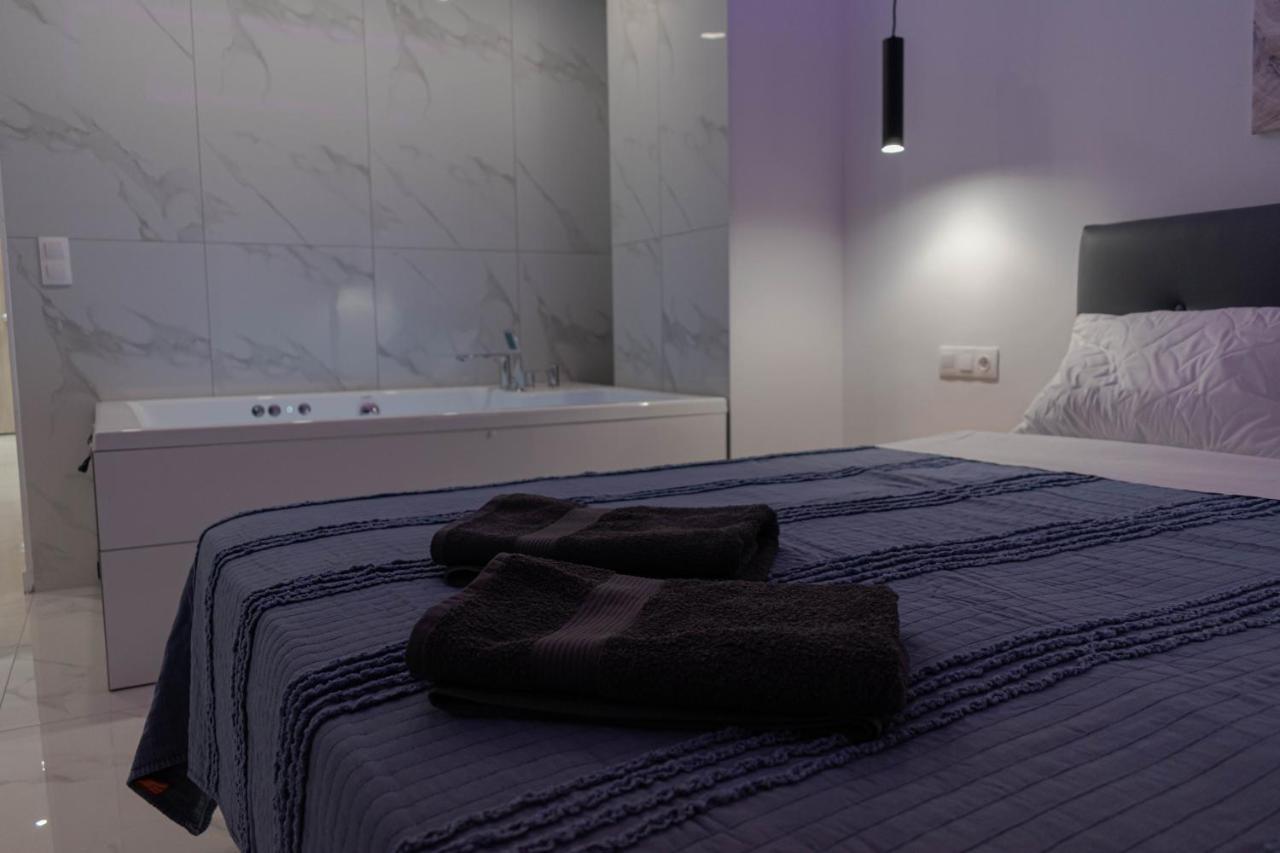 Athens Jacuzzi Apartment Ngoại thất bức ảnh